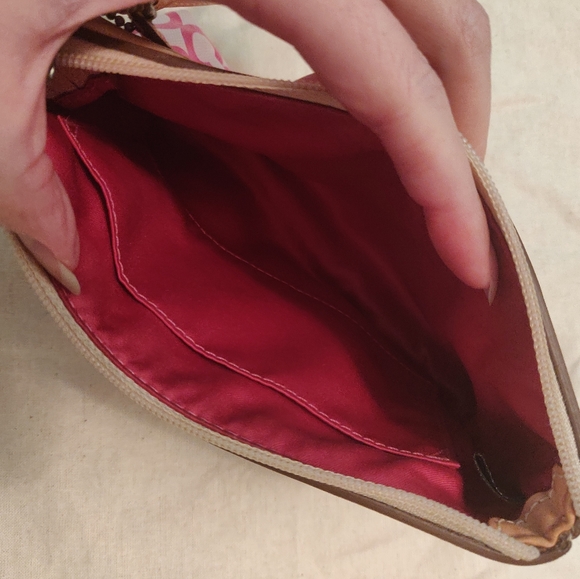 Party essential!! Coach wristlet - Picture 3 of 5